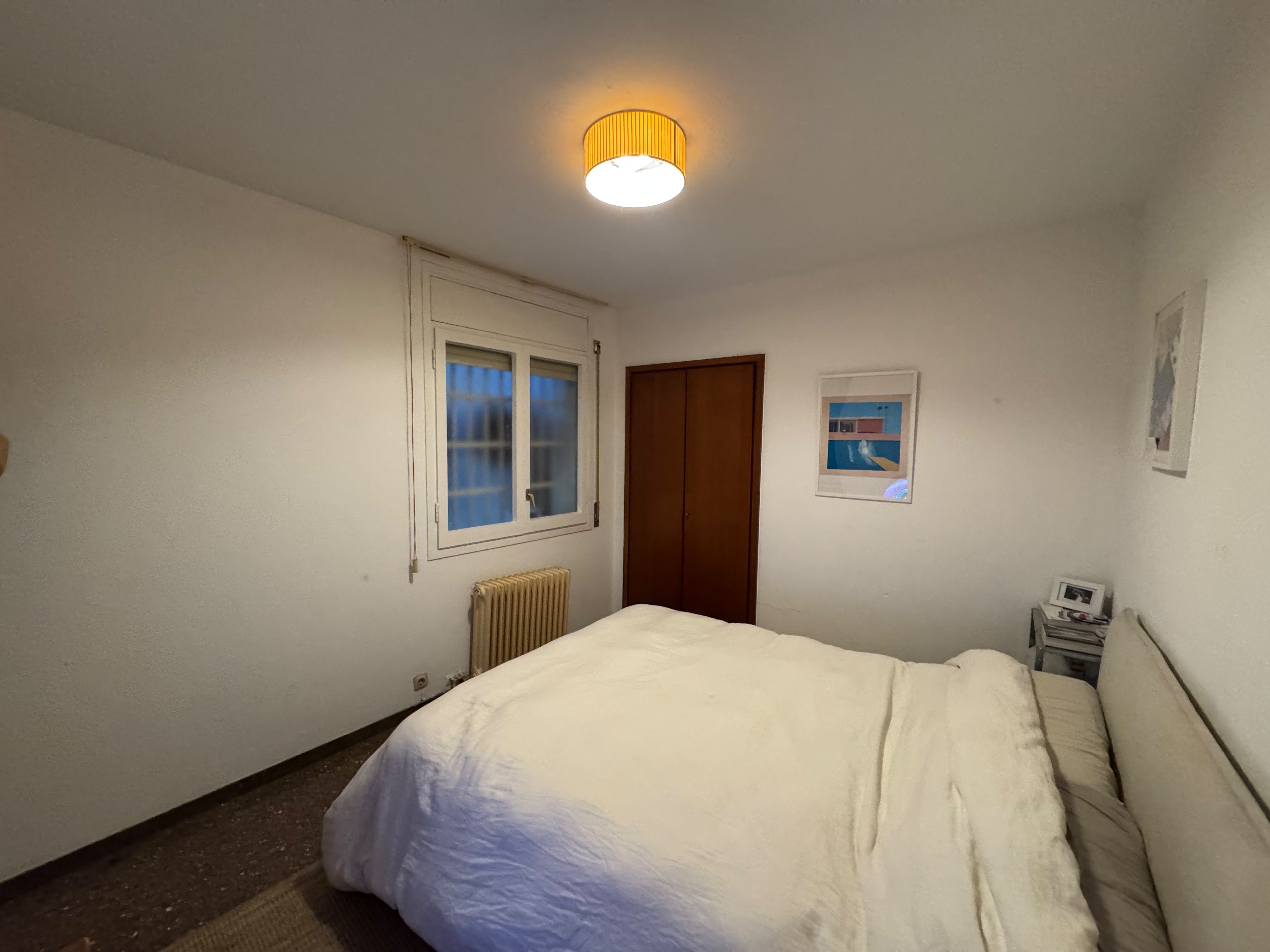 Se alquila habitación en piso de centro de Barcelona foto 2