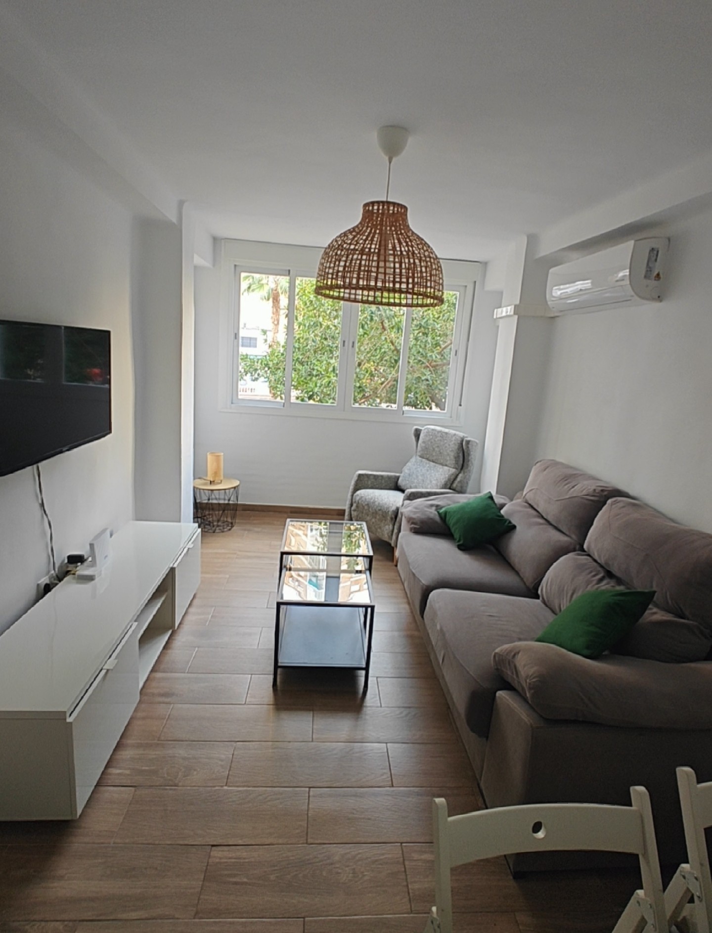 SE ALQUILA HABITACIÓN con posibilidad de GARAJE en Málaga