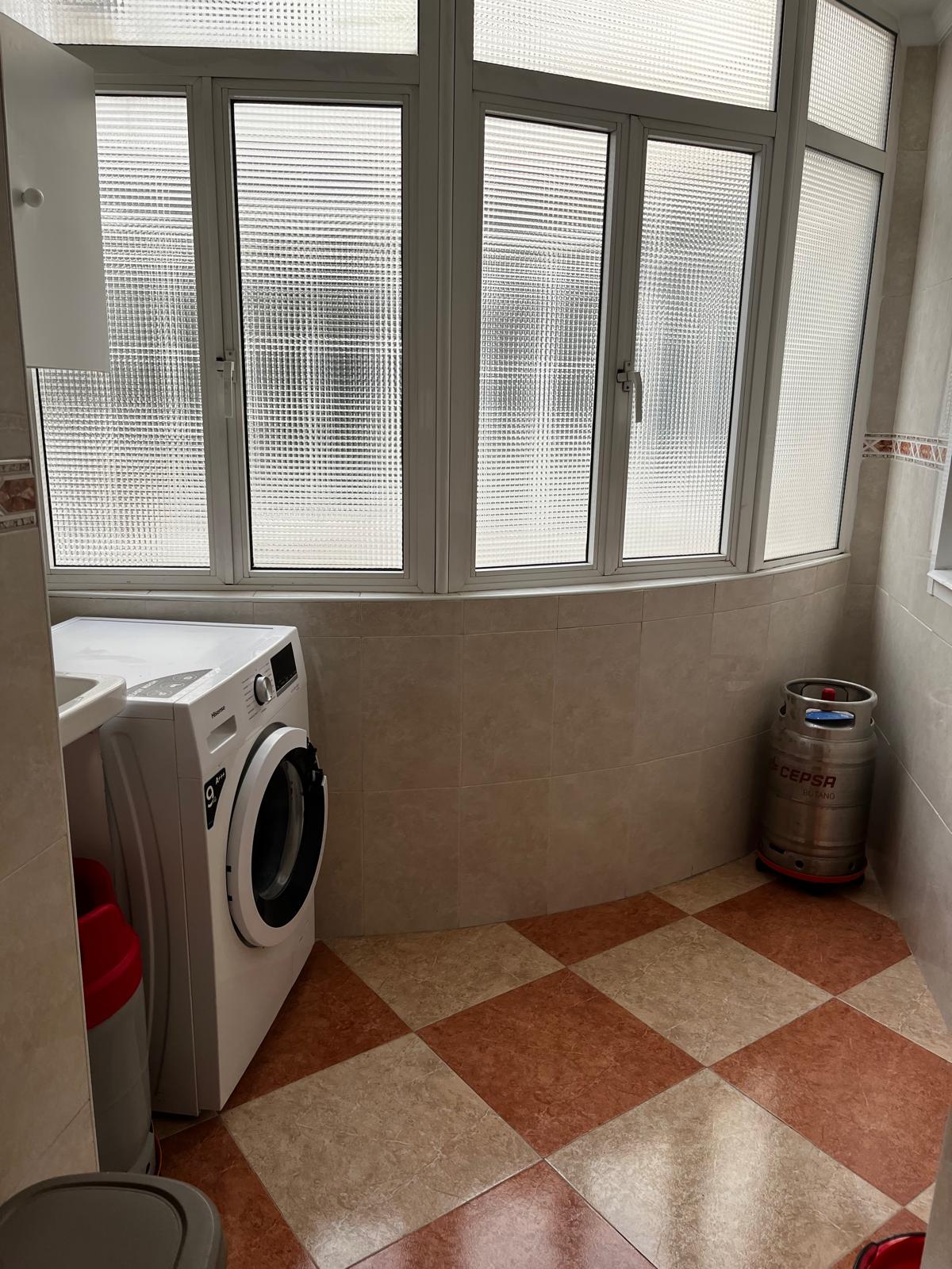 Piso en málaga sólo para compañeros. foto 2
