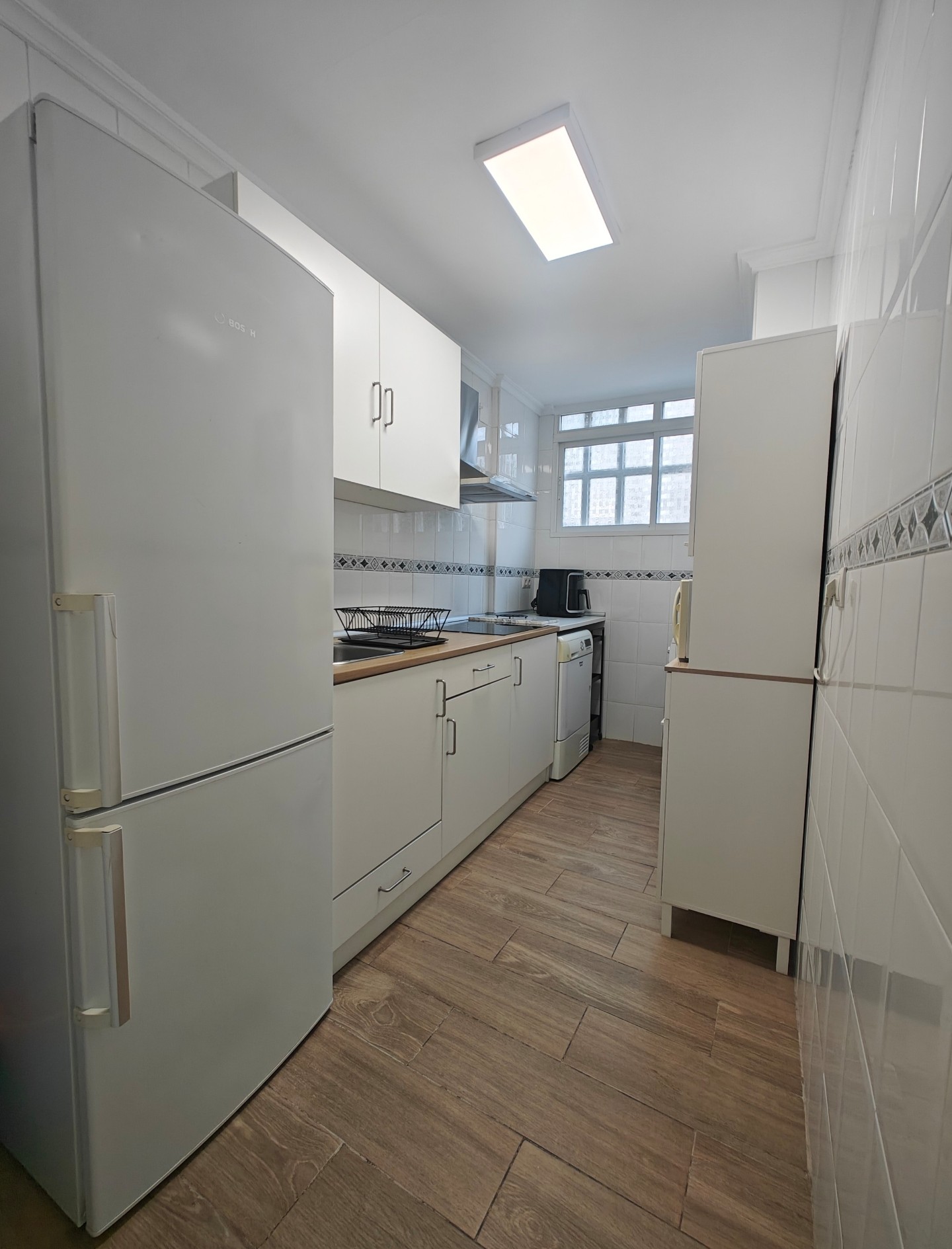 SE ALQUILA HABITACIÓN con posibilidad de GARAJE en Málaga foto 2