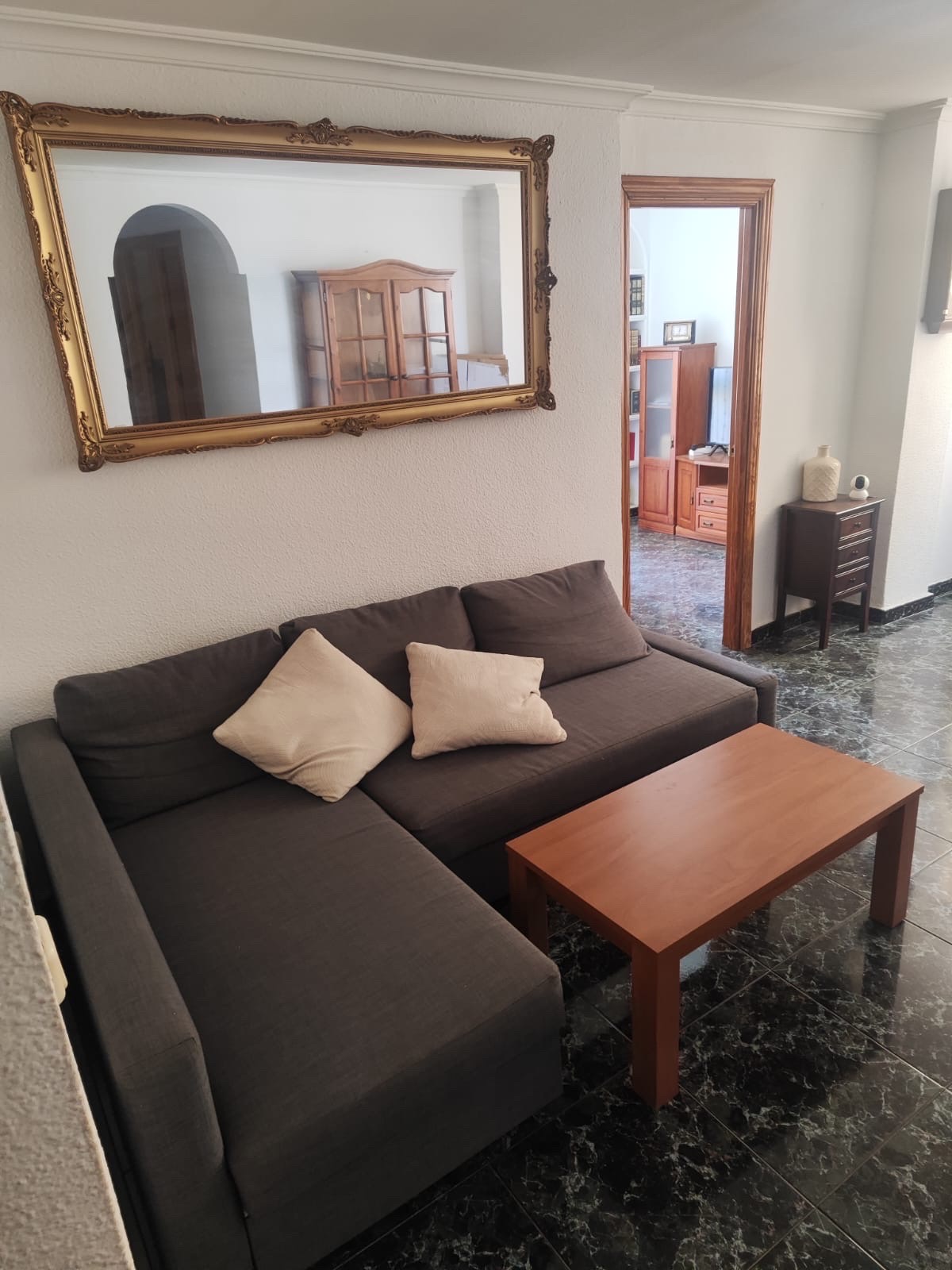 Se alquila  piso de 84 m² situado en el barrio de la Princesa, una de las zonas más demandadas de Málaga por su excelente ubicación y todos los servicios a su alcance. foto 5